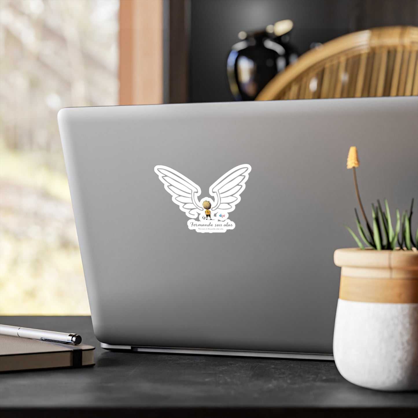 "Formando sus Alas" Soccer Player Waterproof Kiss-Cut Vinyl Decal