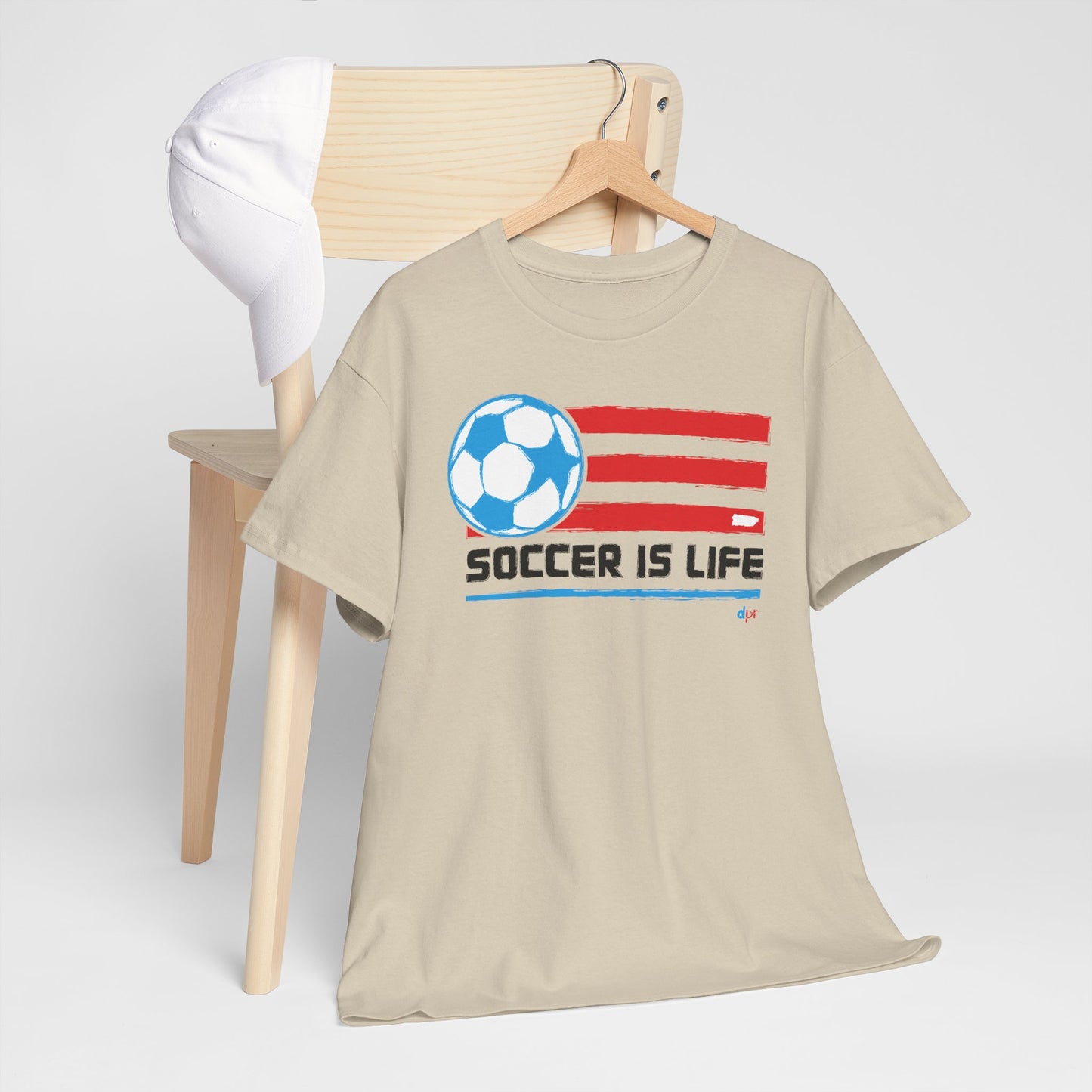 "Cosiendo sus alas" Soccer Player Unisex Heavy Cotton Tee